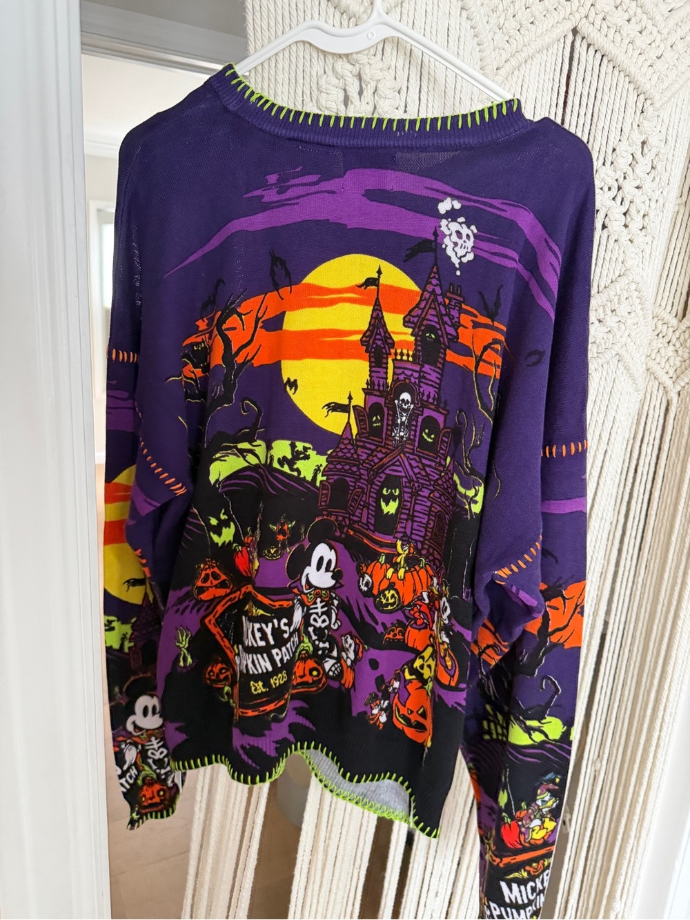 NWOT Disney Halloween Mickeys pumping patch sweater - L - Picture 3 of 8